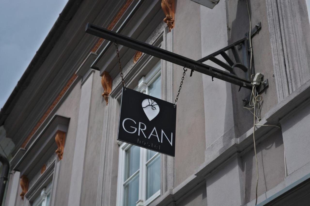 Gran Hostel Banská Bystrica Dış mekan fotoğraf